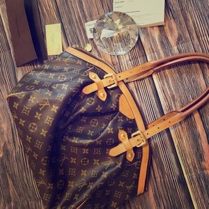 Authentic Louis Vuitton Tivoli GM purse
